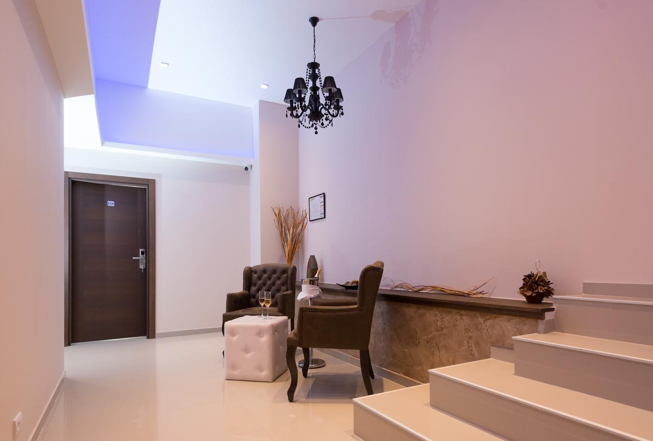 Pecinci Hotel Crystal מראה חיצוני תמונה