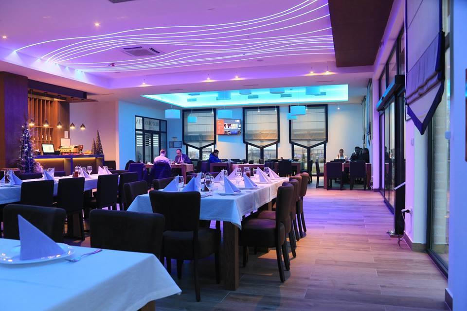 Pecinci Hotel Crystal מראה חיצוני תמונה