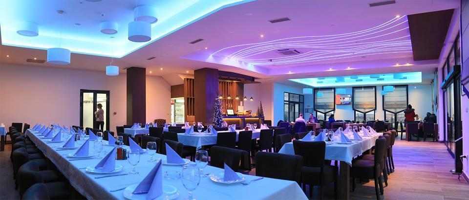 Pecinci Hotel Crystal מראה חיצוני תמונה
