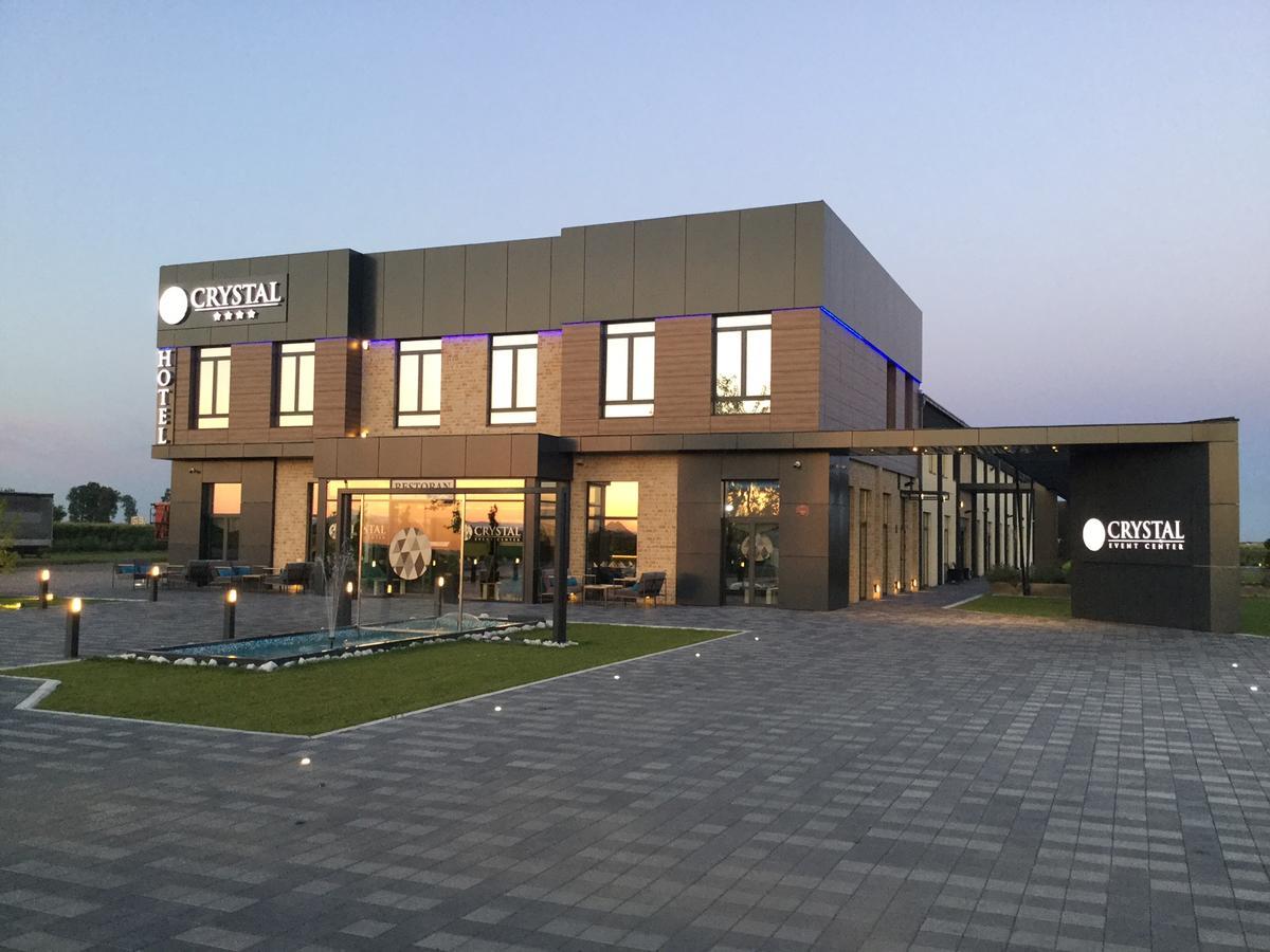 Pecinci Hotel Crystal מראה חיצוני תמונה