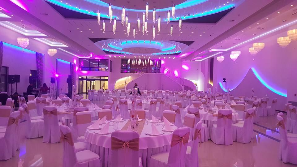 Pecinci Hotel Crystal מראה חיצוני תמונה