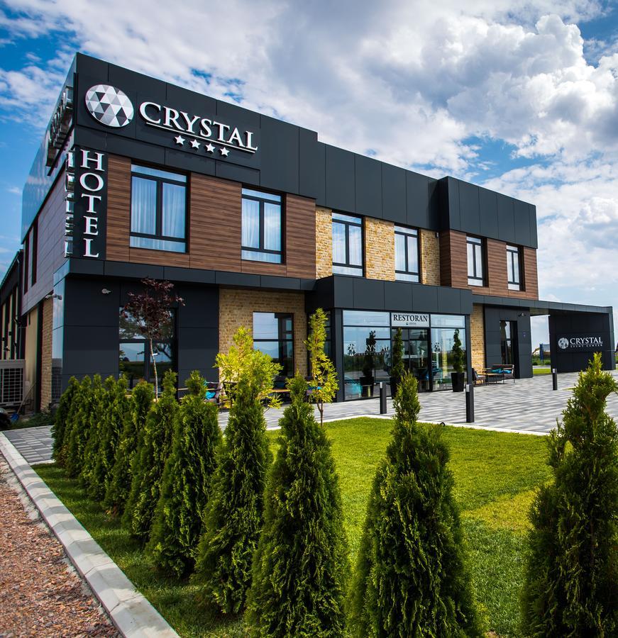 Pecinci Hotel Crystal מראה חיצוני תמונה