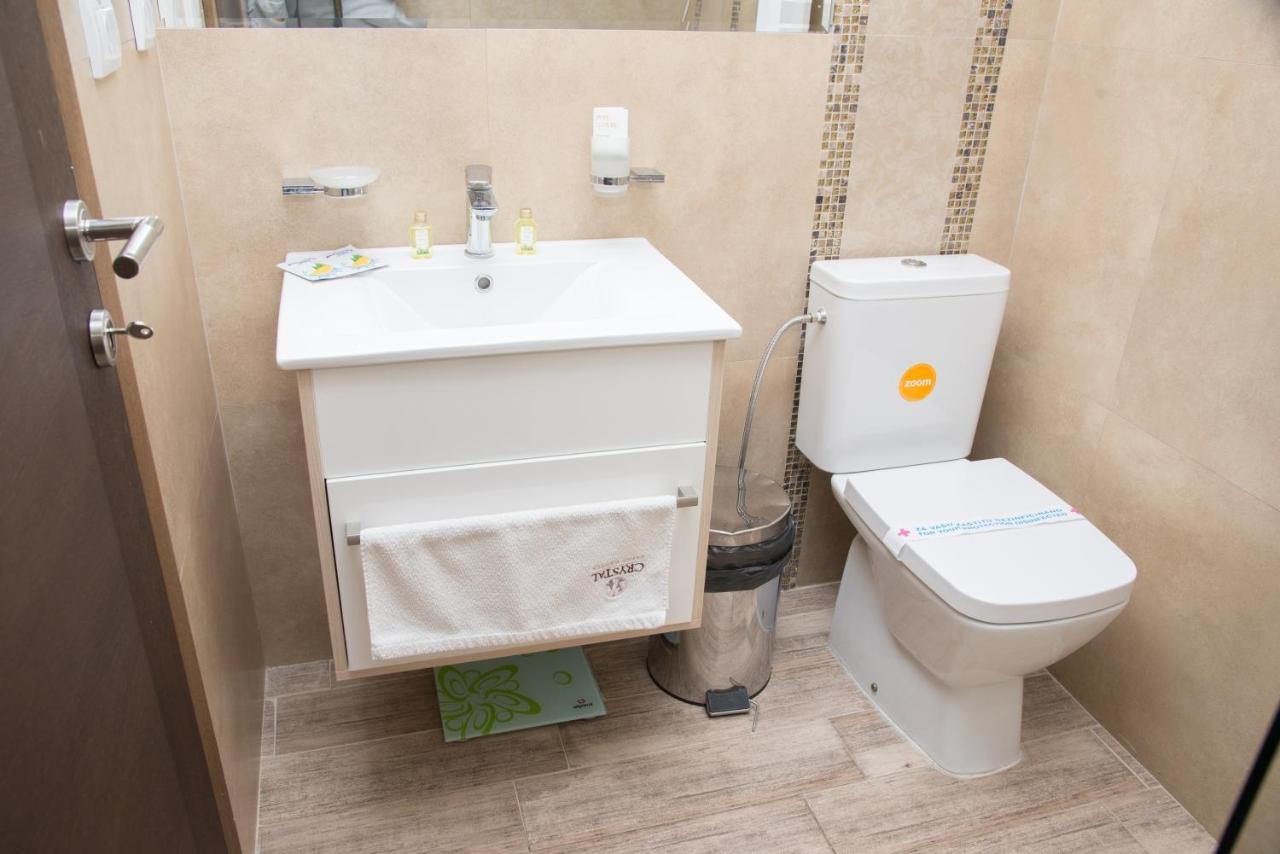 Pecinci Hotel Crystal מראה חיצוני תמונה