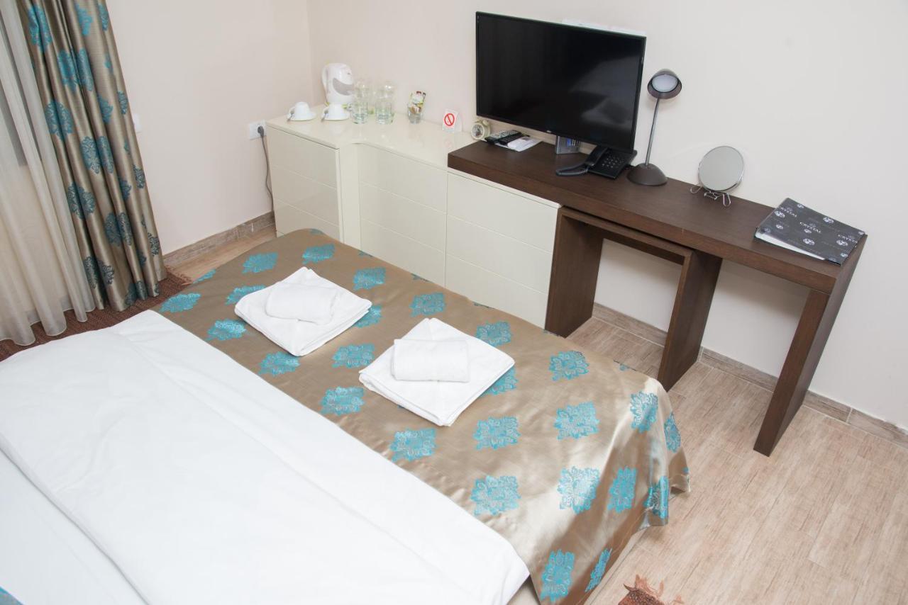 Pecinci Hotel Crystal מראה חיצוני תמונה